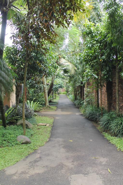 Laras Asri Resort & Spa Salatiga Εξωτερικό φωτογραφία